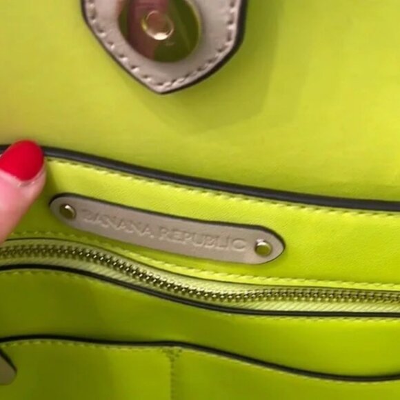 Banana Republic Leather Large East-West Tote Taupe With Lime Interior L/N - Picture 9 of 12